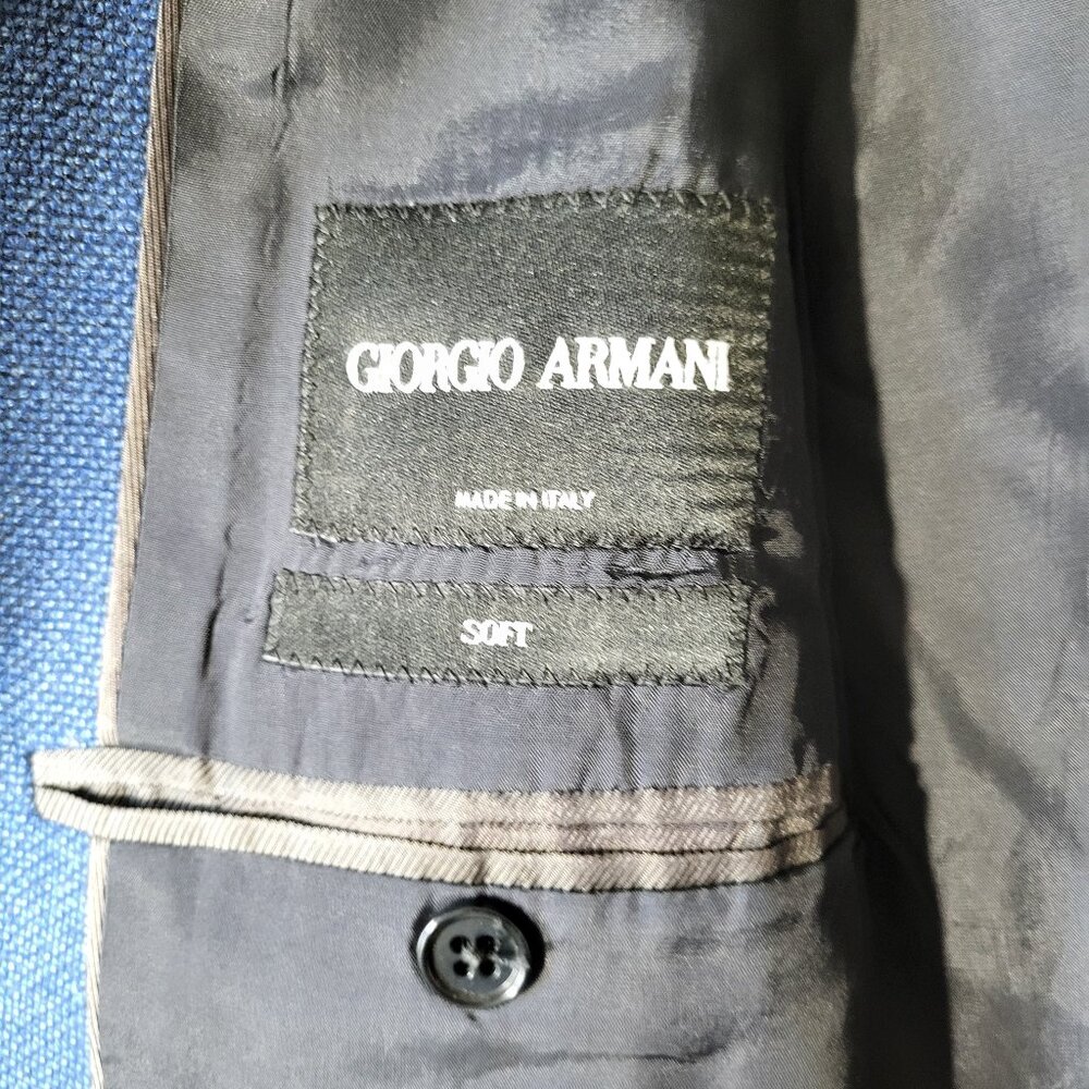Giorgio Armani Men's Navy Vergin Wool Blazer – Made in Italy – Size 56 (EU) - Picture 7 of 14